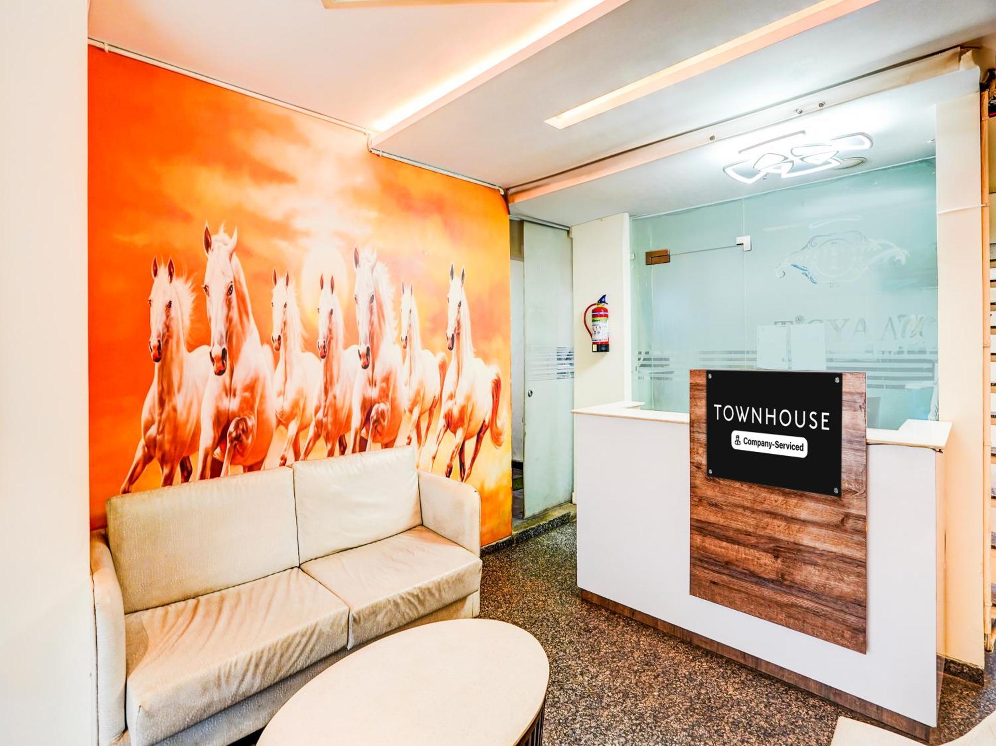 Super Townhouse Pitampura West Enclave Hotel Delhi  Ngoại thất bức ảnh
