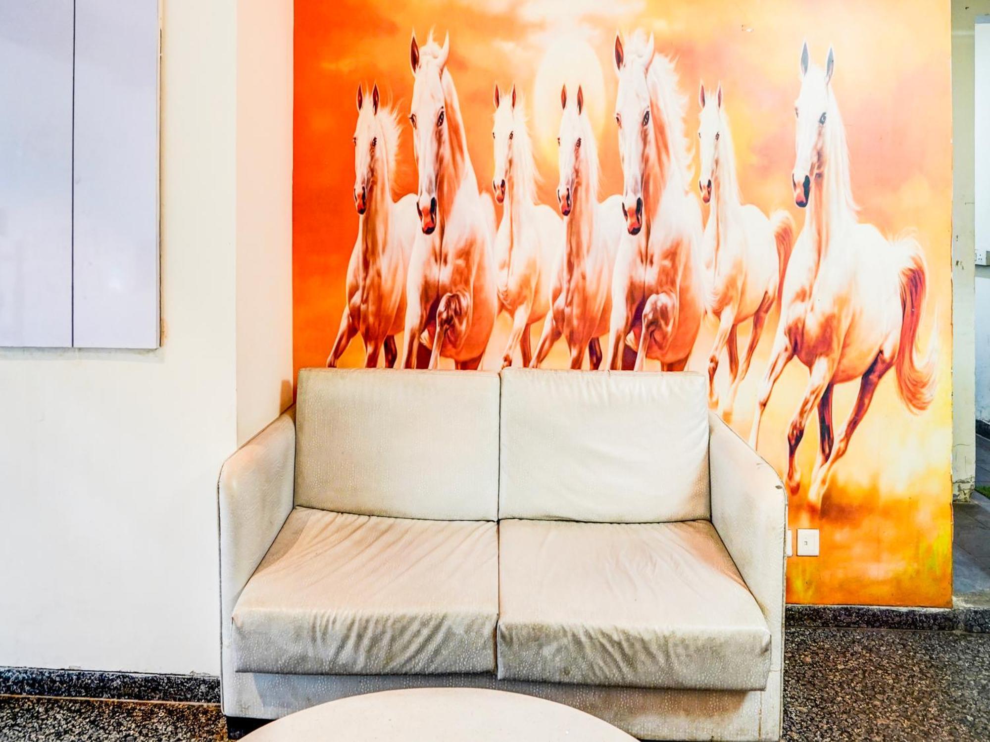 Super Townhouse Pitampura West Enclave Hotel Delhi  Ngoại thất bức ảnh