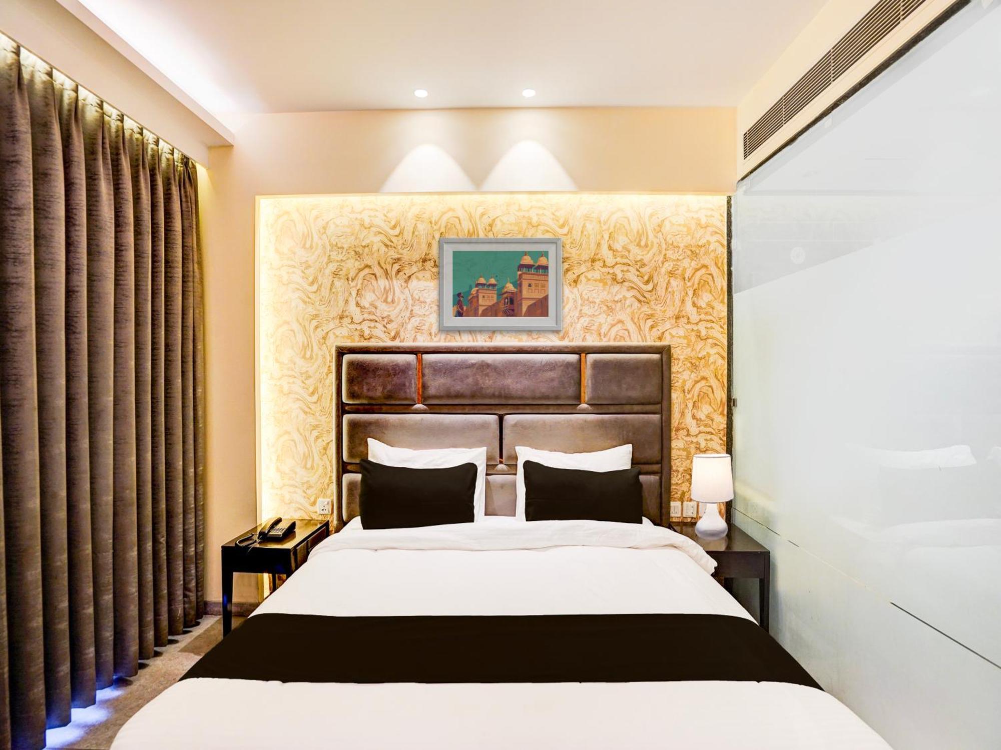 Super Townhouse Pitampura West Enclave Hotel Delhi  Ngoại thất bức ảnh
