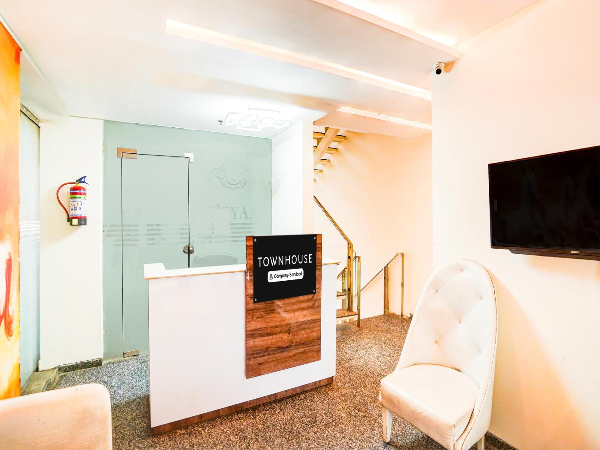 Super Townhouse Pitampura West Enclave Hotel Delhi  Ngoại thất bức ảnh